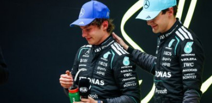 Russell a confiance en Mercedes F1 pour avoir 'les mêmes chances' qu'Antonelli