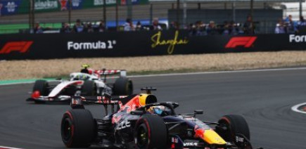 Alesi défend Verstappen et pointe un règlement F1 qui bride les meilleurs pilotes