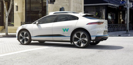 Filmé par 29 caméras d’une voiture autonome, il parvient à prendre la fuite sans aucune trace
