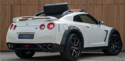 Oubliez la Porsche 911 Dakar : cette icône japonaise de 600 ch est prête pour la boue et elle est à prix cassé !