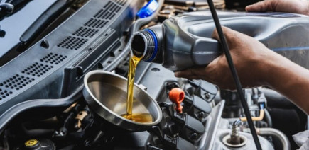 Faut-il encore changer l’huile moteur tous les 15 000 km aujourd’hui ?