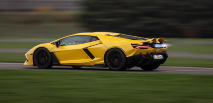 On s’est trompé sur les flammes de la Lamborghini Revuelto, toutes nos excuses