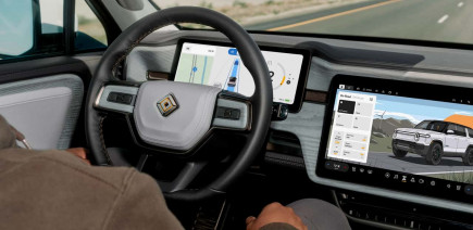 Industrie automobile « au bord du précipice » ? Après Tesla, un autre constructeur met le cap sur l’IA