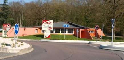 Il transforme une aire de repos en dancing sur la RN 88 !