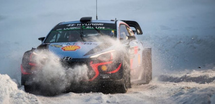 Un copilote de WRC prend le volant et réalise un exploit inattendu !