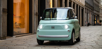 La Fiat Topolino rend hommage à la Cinquecento Sporting, elle en reprend les accents sportifs
