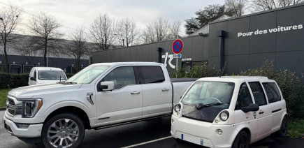 Chronique de la Revolte – 10 : e-Garage de Saint-Priest, plus long véhicule accueilli chez Revolte, Upgrade Club, portrait des utilisateurs des VE les plus kilométrés, petit focus sur la boutique, recrutement de stagiaires, etc.