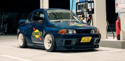 Cette miniature de R32 GT-R est en réalité une vraie voiture capable de circuler sur la route