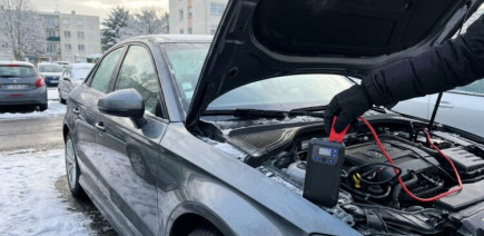 Noté 4,5/5 sur Amazon, ce booster de batterie ultra-puissant peut vous sauver en quelques secondes !