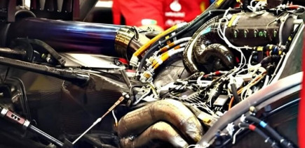 Ferrari conteste toujours l'interprétation du règlement moteur par Mercedes et Red Bull