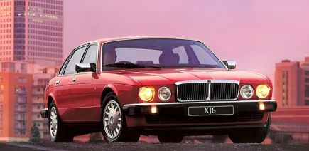 Oubliée à tort ? La Jaguar XJ40 cache des qualités royales tout en demeurant étonnamment abordable
