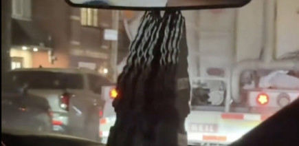 Une influenceuse perturbée par les sapins parfumés des Uber