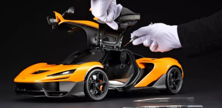 Plus de 25 000 euros la miniature ? Oui, mais ses détails sont ceux d’une vraie McLaren