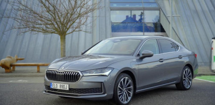 Skoda Superb : 272 ch pour la nouvelle variante hybride rechargeable, tous les prix pour la France