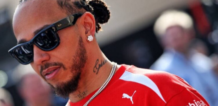 Lewis Hamilton toujours dans l’attente chez Ferrari : l’équation cruciale de l’ingénieur de course