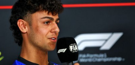 Lindblad prêt pour son baptême en F1, Hamilton lui conseille avant tout de profiter