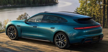 La "Porsche Taycan de chez Wish" débarque pour le prix d'une Renault 5 électrique