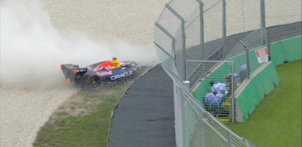 Max Verstappen victime d’un crash surprise en qualifications à Melbourne