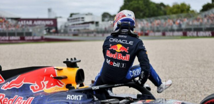 Max Verstappen perplexe après son crash en qualifications à Melbourne : "Je n’ai jamais vécu ça"