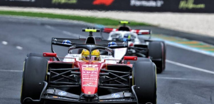 "Une puissance venue de nulle part" : Lewis Hamilton s’interroge sur l’avantage de Mercedes