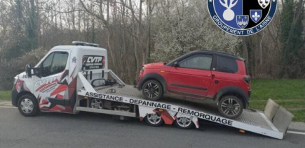 À bord d'une voiture sans permis, son comportement choque les gendarmes