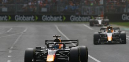 Verstappen pointe les limites de la Red Bull : 'C'est moitié voiture, moitié moteur'