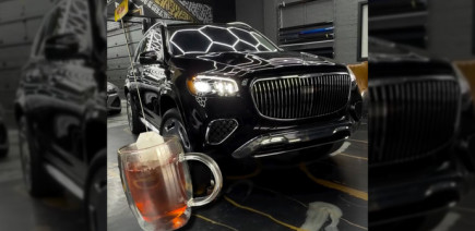 Faire du thé avec un SUV Maybach, c’est un peu cher mais ça fonctionne