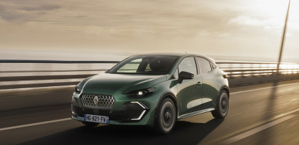 Renault dit non au tout électrique et mise encore beaucoup sur l’hybride