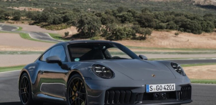 Porsche cherche à retrouver ses marques après une année noire