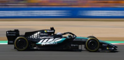 GP de Chine de F1, Libres : Russell et Mercedes se placent, McLaren et Ferrari se battent