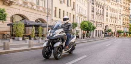 Yamaha Tricity 300 (2026) : le premier scooter 3 roues avec airbag de série !