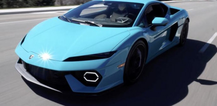 Il passe de sans domicile fixe à propriétaire de Lamborghini grâce à Youtube