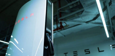 500 kW : Tesla accélère sa riposte face à BYD dans la guerre de la recharge