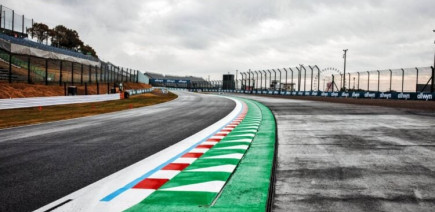 A quelle heure se déroulent les Essais Libres 1 et 2 ce vendredi?