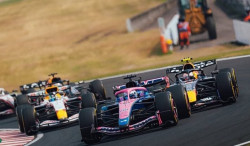 Alpine emmène le peloton de chasse : Flavio Briatore nuance les progrès d'Enstone