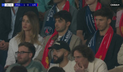 Image - Gasly et Ocon ensemble dans les tribunes pour soutenir le PSG