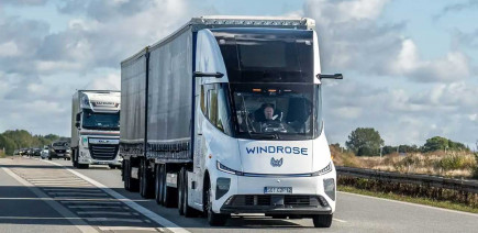 705 kWh et double recharge… ce camion électrique chinois défie Tesla sur son propre terrain