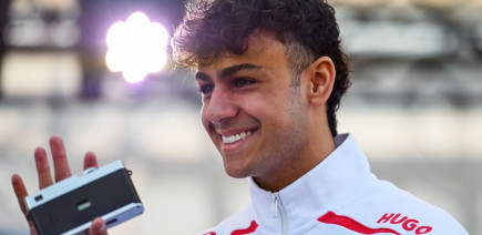 Lindblad savoure la F1 : "Pourquoi y aurait-il de la pression ? Je vis mon rêve"