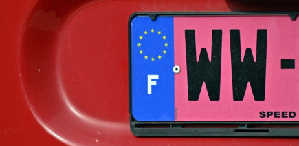 Lettres interdites et couleurs codées : les secrets des plaques d'immatriculation 