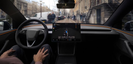Pour 99 € par mois, votre Tesla peut-elle vraiment mieux conduire que vous?