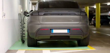 Aides à l'électrique : Pierre Chasseray dénonce le grand braquage des automobilistes modestes