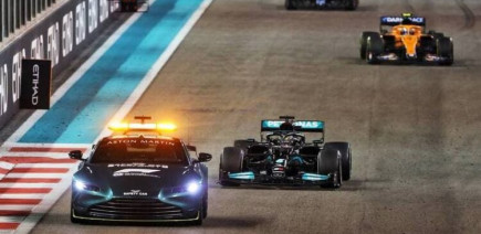 Niels Wittich revisite la finale d'Abou Dhabi en 2021 : Michael Masi est tombé dans un piège