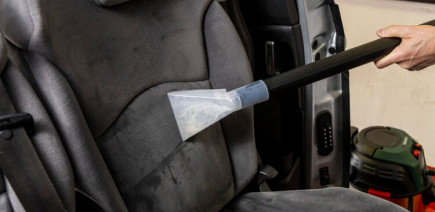 Comment bien nettoyer ses sièges et moquettes ?