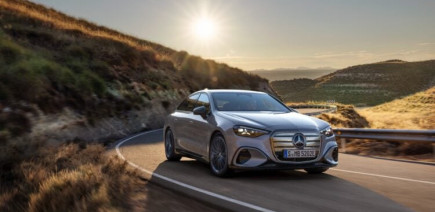 Que vaut la nouvelle Mercedes Classe C électrique face à la BMW i3 ?