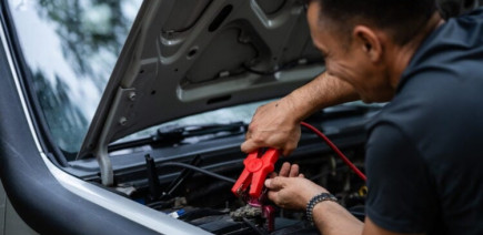 Batterie, moteur, électronique : ce qui fait vraiment tomber les voitures en panne selon l’ADAC