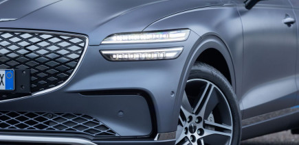 Tesla et Renault en pleine forme, une Mercedes qui divise, une nouvelle Smart enfin à la bonne taille et une batterie qui fait le plein aussi vite qu’un réservoir d’essence … Bienvenue dans Regen n°61