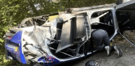 Crash spectaculaire pour Jos Verstappen : sa voiture finit sur le toit en Wallonie