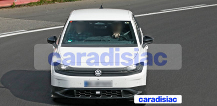 Derniers tours de piste pour la future Volkswagen ID.Polo GTI. La sportive électrique de Wolsburg dont la présentation s’approche.