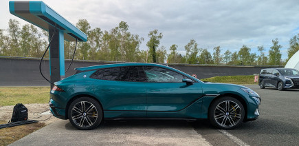 Flash Charging : on a analysé et testé la borne de recharge (très) rapide de BYD !