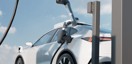 Recharge automatique : ce robot branche les voitures électriques tout seul
